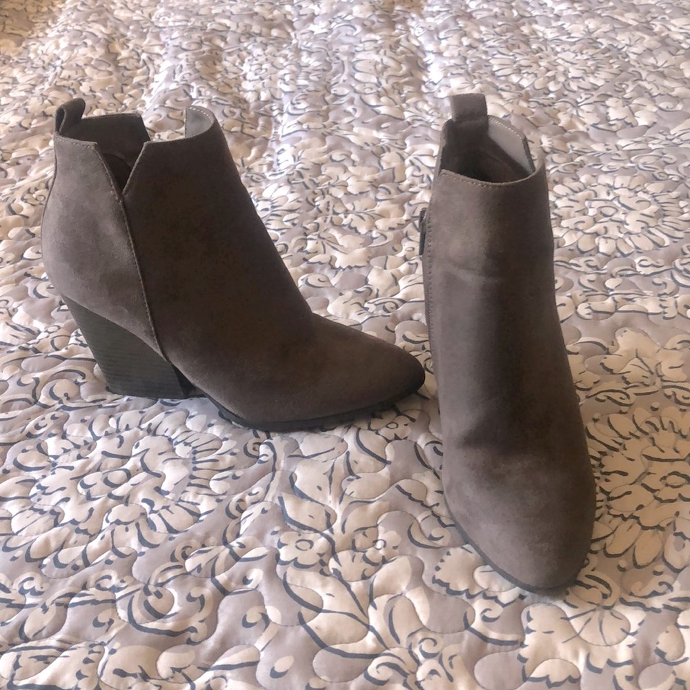 Micro fiber Suede look zipper ankle boots